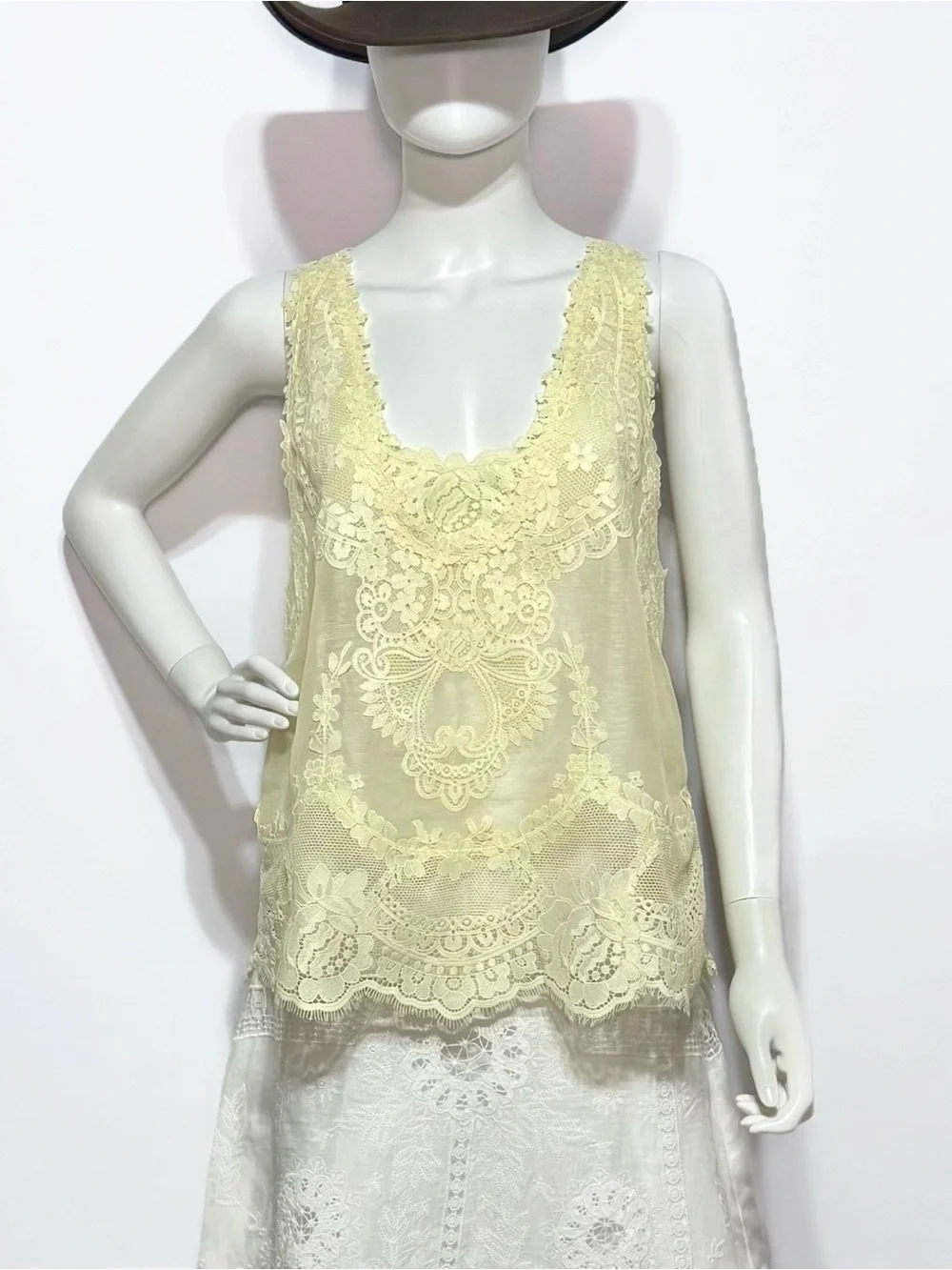 Zimmermann Boho pastel yellow lace top in linen | Size 1/S - Picture 3 of 9